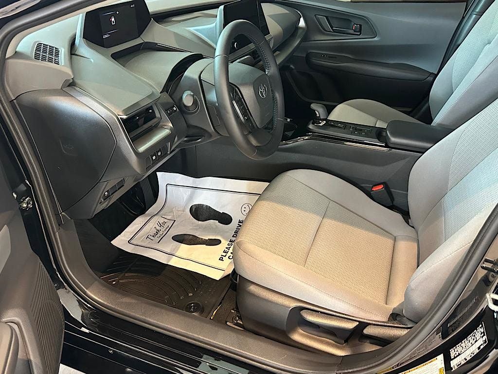 2025 Toyota Prius LE