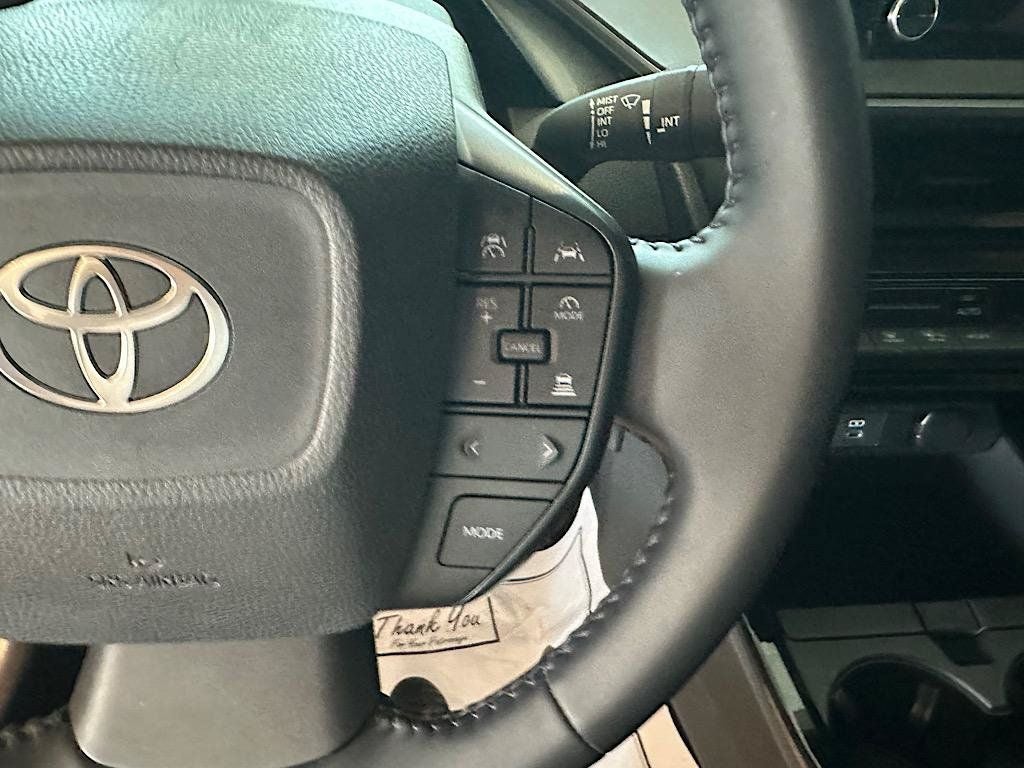 2025 Toyota Prius LE