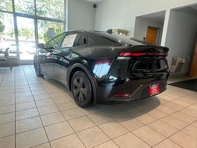 2025 Toyota Prius LE