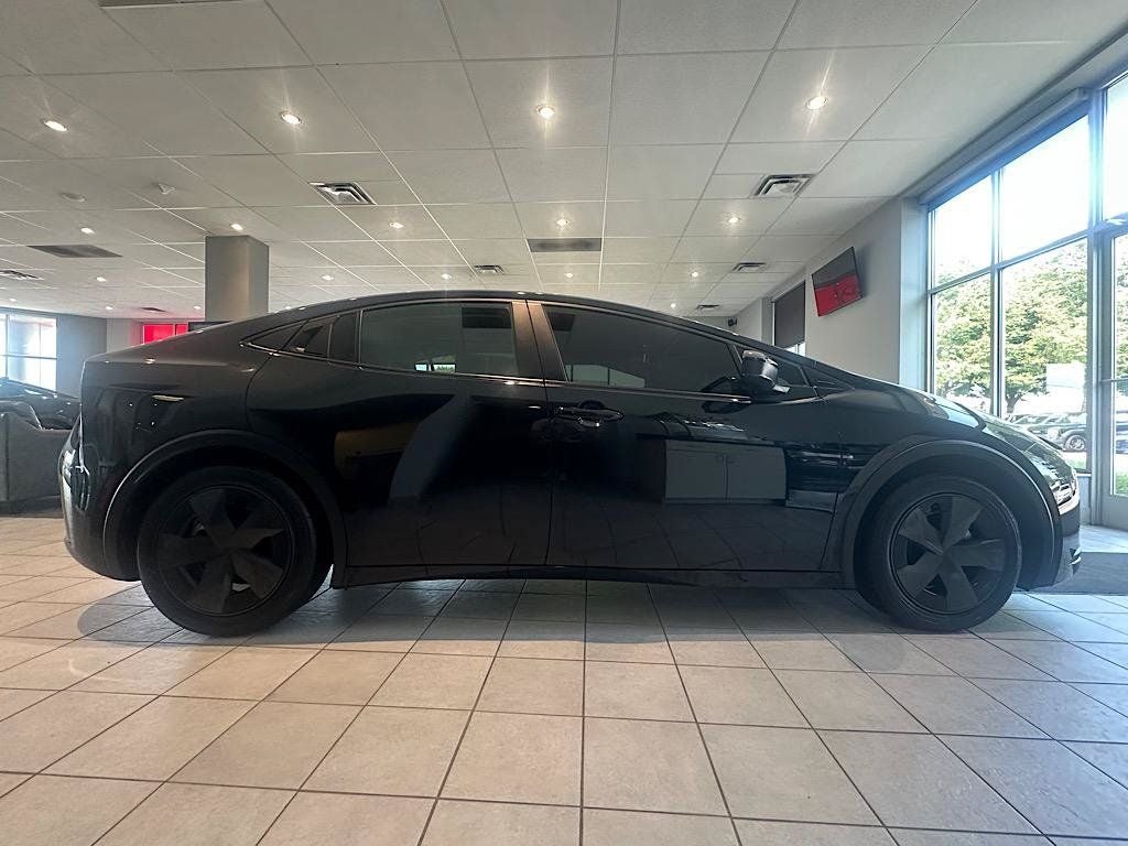 2025 Toyota Prius LE