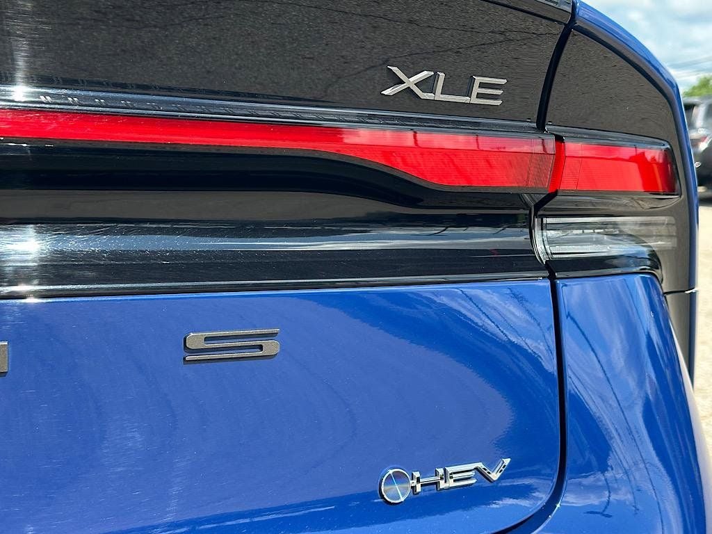 2023 Toyota Prius XLE