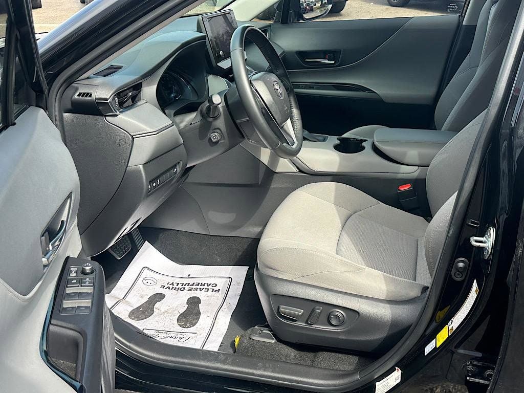 2024 Toyota Venza LE