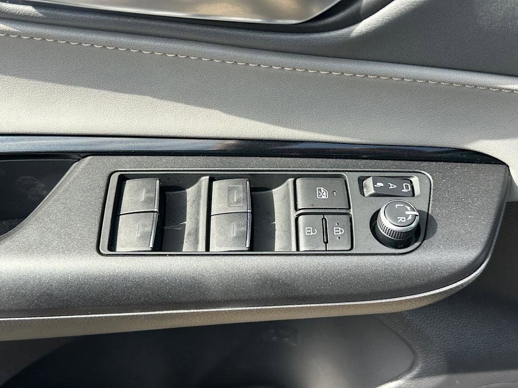 2024 Toyota Venza LE