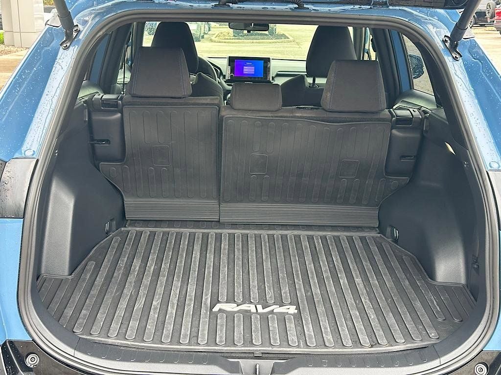 2025 Toyota RAV4 Hybrid SE