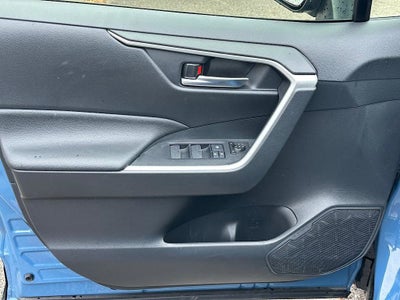 2025 Toyota RAV4 Hybrid SE