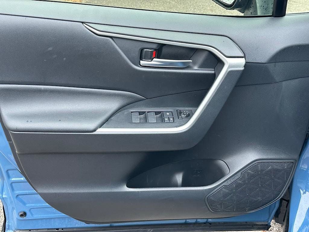 2025 Toyota RAV4 Hybrid SE