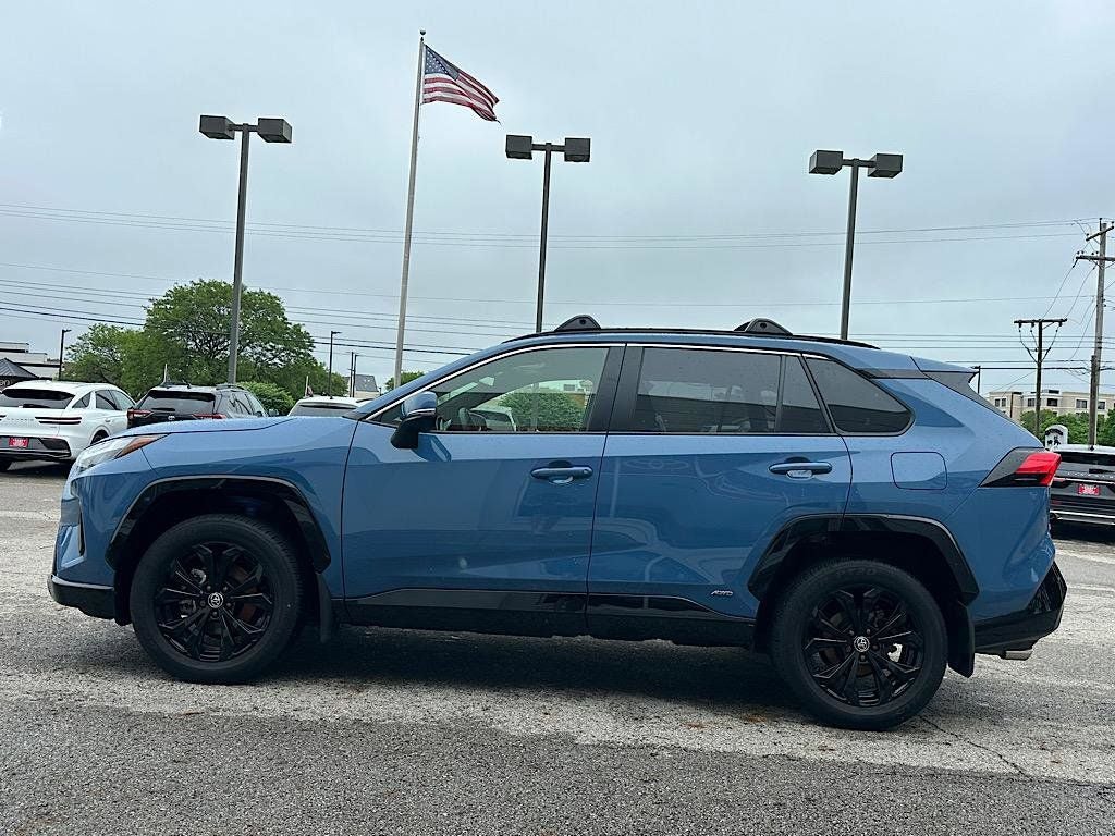 2025 Toyota RAV4 Hybrid SE