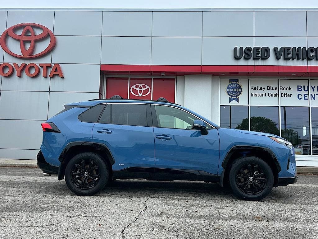 2025 Toyota RAV4 Hybrid SE