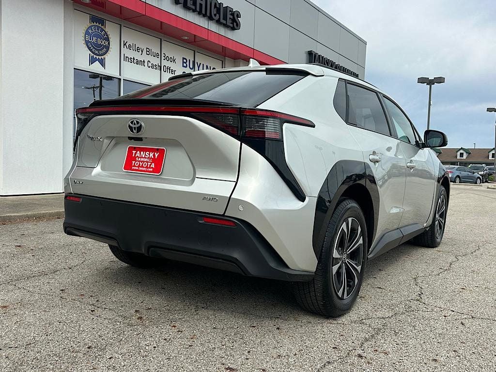 2024 Toyota bZ4X XLE