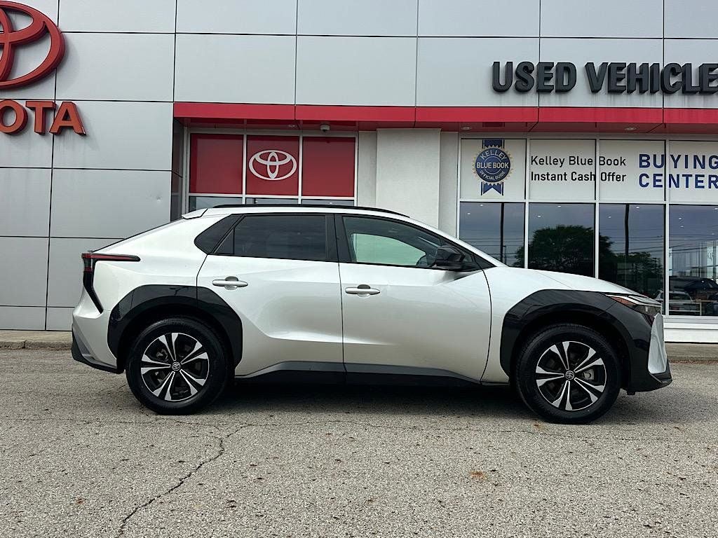 2024 Toyota bZ4X XLE