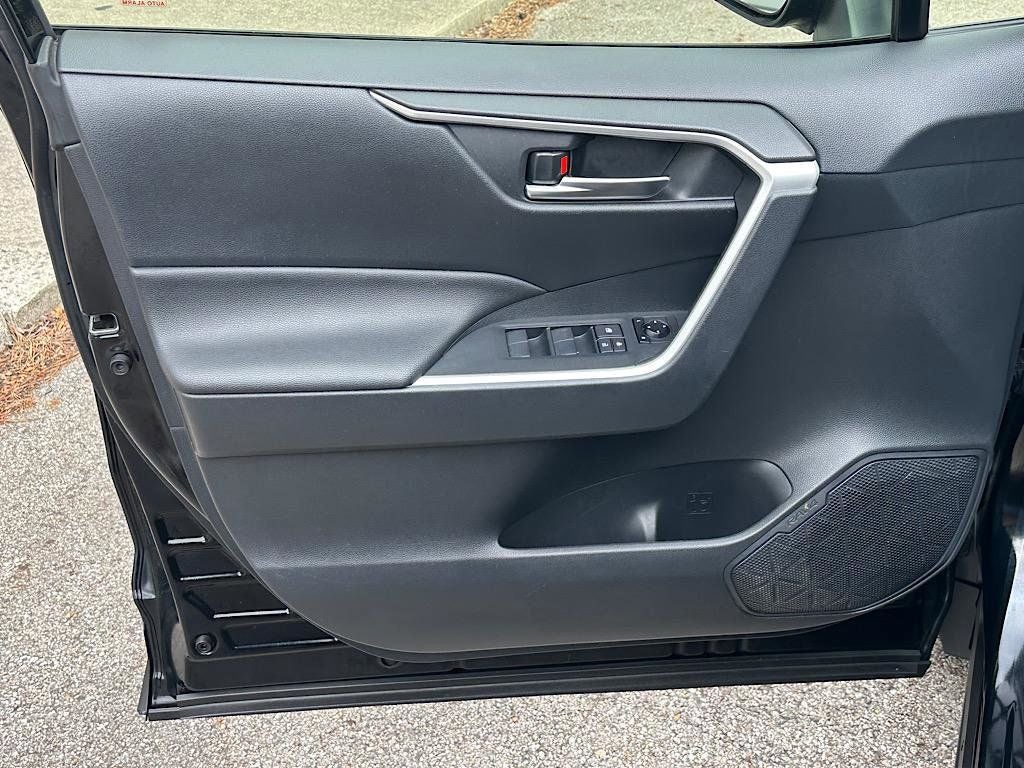2019 Toyota RAV4 Hybrid XLE