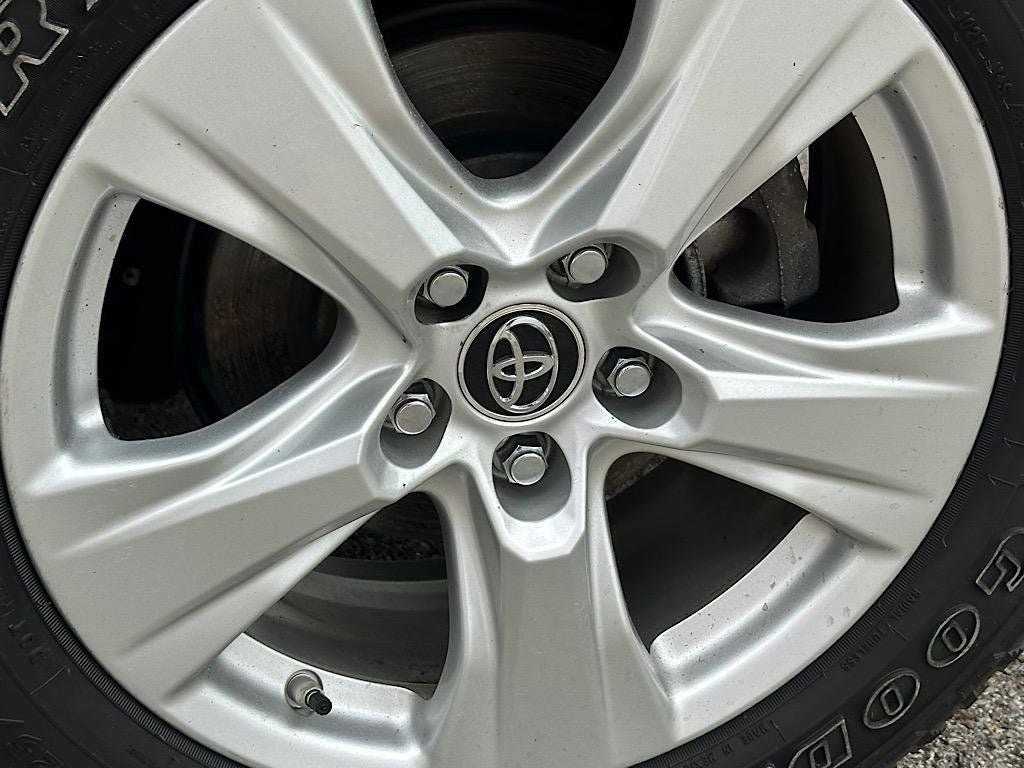 2019 Toyota RAV4 Hybrid XLE
