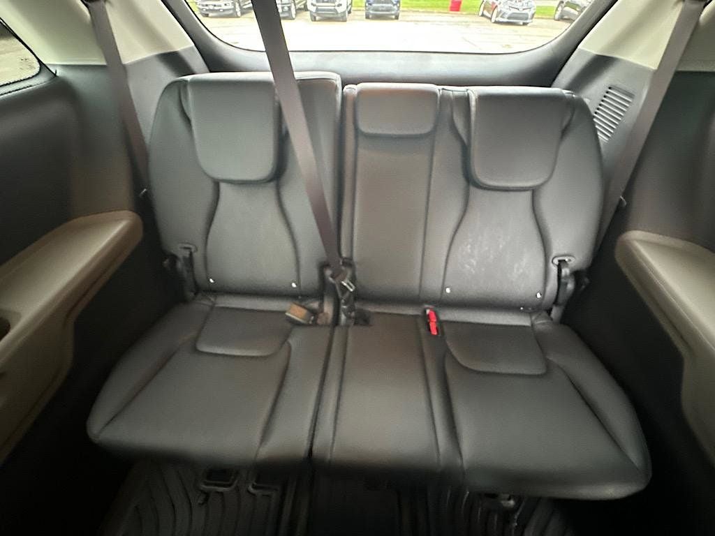 2025 Kia Carnival EX