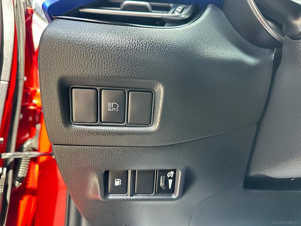 2022 Toyota C-HR XLE