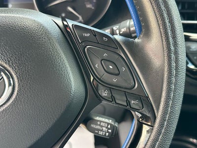 2022 Toyota C-HR XLE