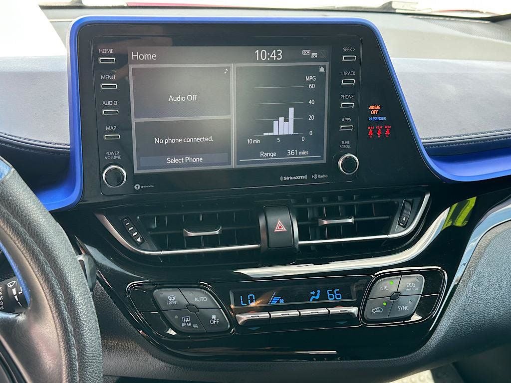 2022 Toyota C-HR XLE