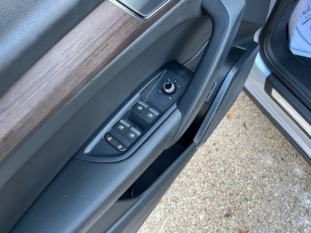 2023 Audi Q5 45 S line Premium quattro