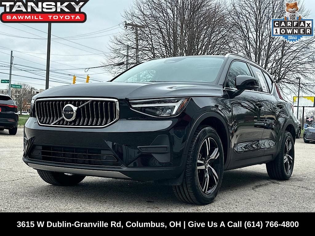 2025 Volvo XC40 B5 Core