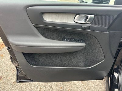 2025 Volvo XC40 B5 Core