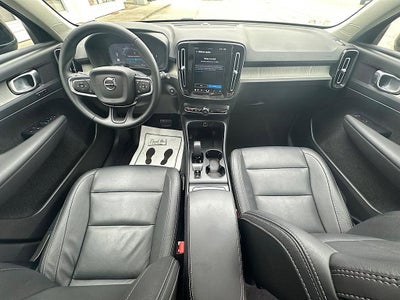 2025 Volvo XC40 B5 Core