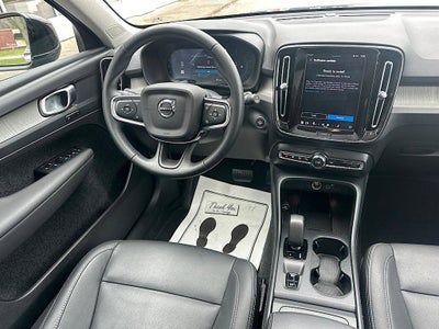 2025 Volvo XC40 B5 Core