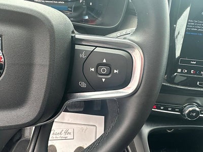 2025 Volvo XC40 B5 Core