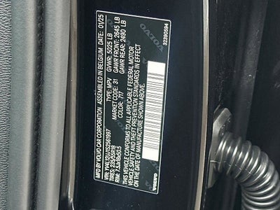 2025 Volvo XC40 B5 Core