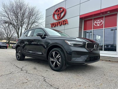 2025 Volvo XC40 B5 Core