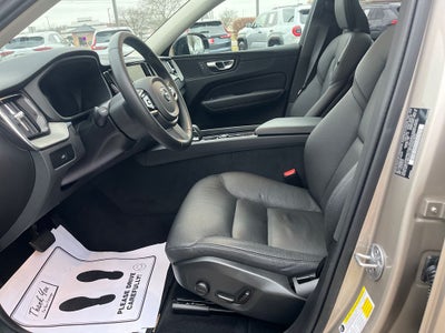 2025 Volvo XC60 B5 Plus