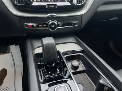 2025 Volvo XC60 B5 Plus