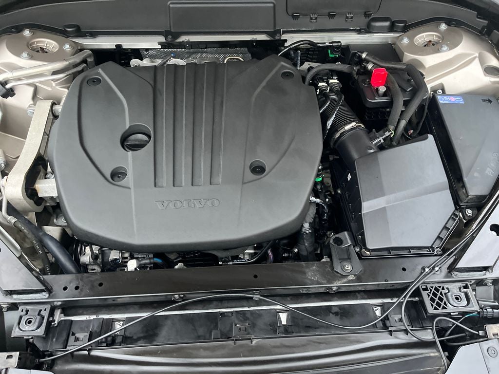 2025 Volvo XC60 B5 Plus