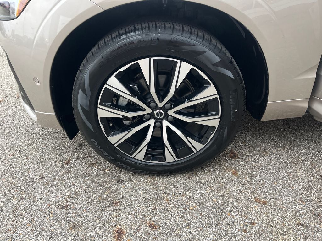 2025 Volvo XC60 B5 Plus